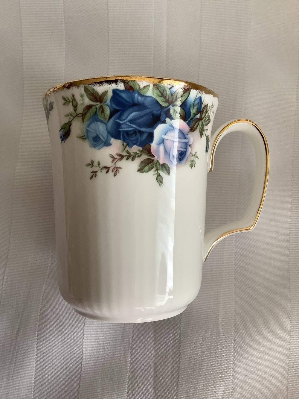 Royal Albert - Moonlight Rose - Bone China Mug